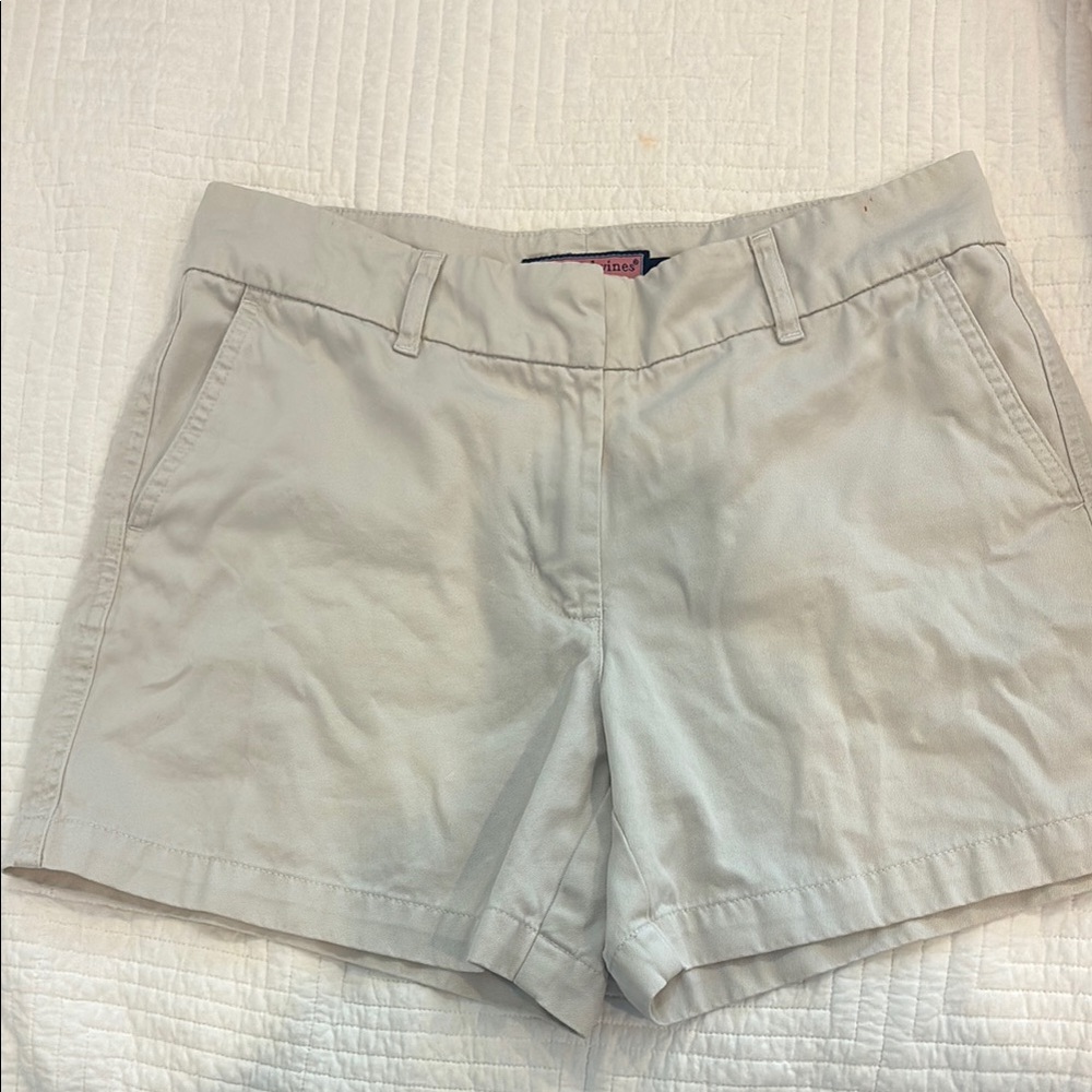Vineyard Vines Women's Cream Shorts